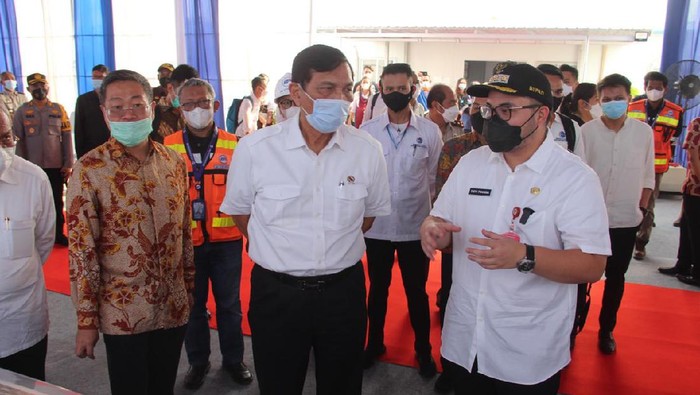 Menko Luhut kunjungan kerja ke Kediri sekaligus mengecek proyek Bandara Kediri.