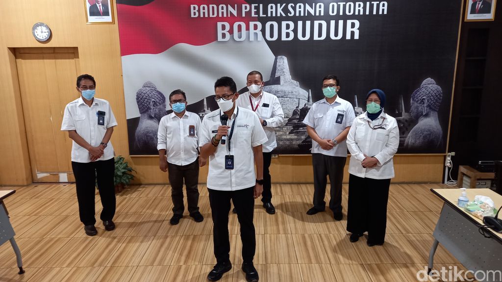 Menparekraf Sandia Uno bicara soal wisata Candi Borobudur.