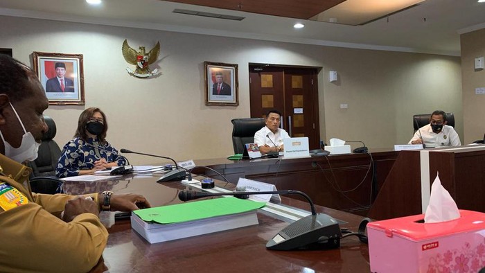 Moeldoko Saat Rapat Bersama Perwakilan Kementerian/Lembaga