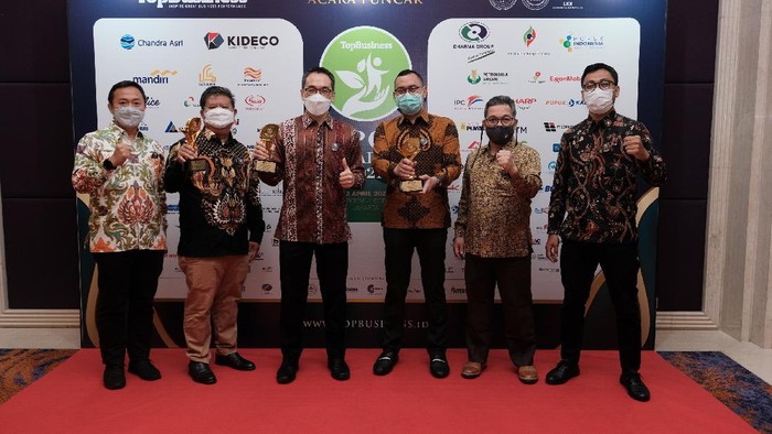 Momen Gelaran Top CSR Award 2021 Kideco Jaya Agung (Kideco), anak perusahaan energi terintegrasi PT Indika Energy Tbk, kembali meraih 3 penghargaan TOP CSR Awards 2021.