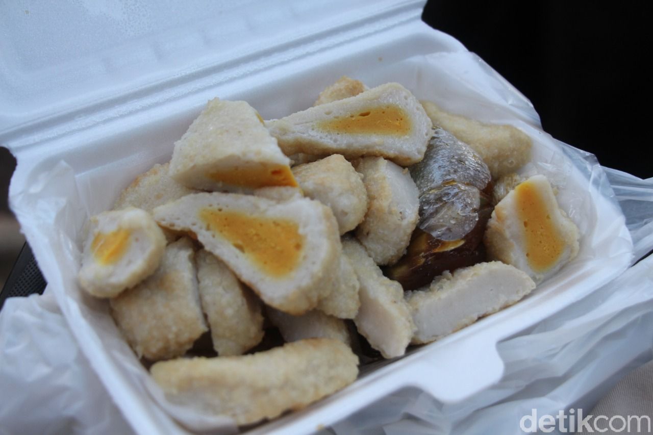 Semarak Ramadhan di Pasar Takjil Jalan Surabaya, Malang, Jawa Timur