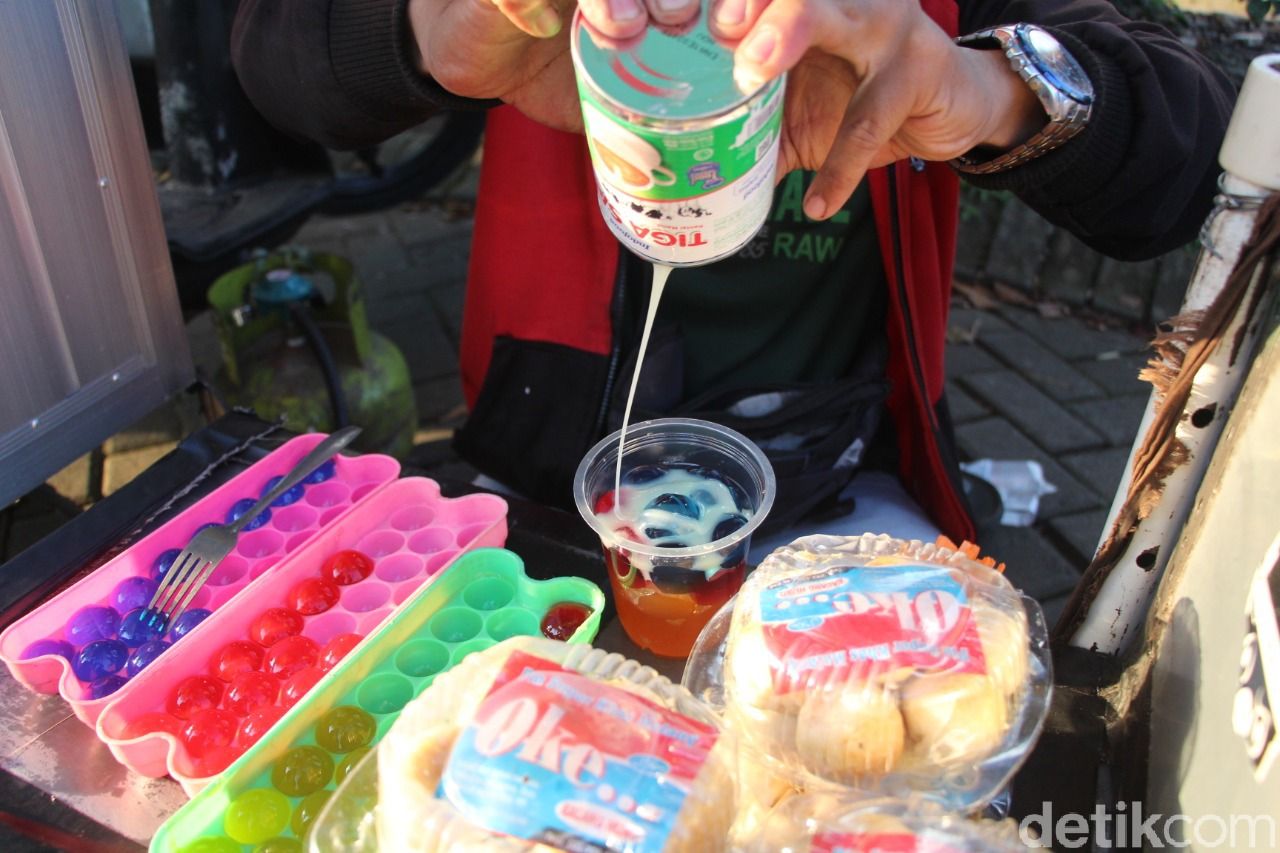 Semarak Ramadhan di Pasar Takjil Jalan Surabaya, Malang, Jawa Timur