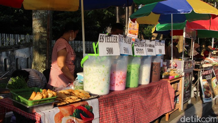 Semarak Ramadhan di Pasar Takjil Jalan Surabaya, Malang, Jawa Timur