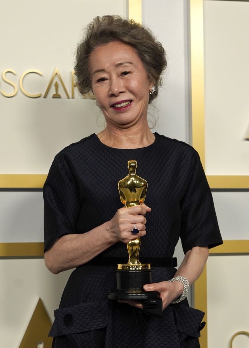 Pemain Minari di Oscar Yuh-Jung Youn, winner of the award for best actress in a supporting role for