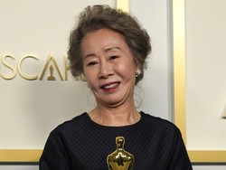 Youn Yuh Jung Sabet Nominasi Emmy Buat Beef Season 2