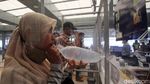 Intip Tes GeNose Penumpang KA di Stasiun Senen