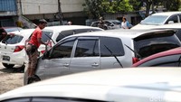 Biasanya  di momen pertengahan Ramadhan, sudah banyak warga yang mulai melakukan pemesanan jasa rental mobil untuk mudik.