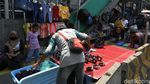 PKL Kucing-kucingan Buka Lapak di Trotoar Tanah Abang