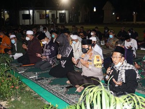 Momen Sakral Doa Bersama Lintas Agama di Mojokerto untuk Kru KRI Nanggala-402