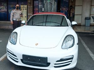 Arogansi Mahasiswi Terobos Busway Bikin Porsche Miliknya Disita