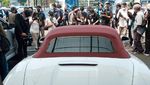 Penampakan Porsche Putih Penerobos Busway Diamankan Polisi