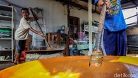 Produksi dodol tersebut mengalami peningkatan produksi selama Ramadhan dan Jelang Lebaran sebanyak 80 persen.