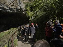 Potret Manusia Gua yang Jalani Eksperimen Buat Riset