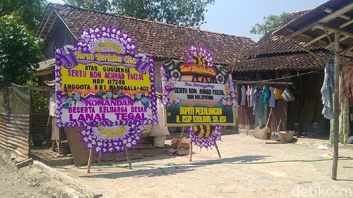 Rumah duka Sertu Achmad Faisal di Pekalongan. Sertu Faisal merupakan salah satu kru KRI Nanggala-402 yang gugur.
