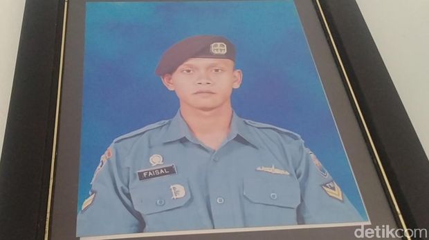 Rumah duka Sertu Achmad Faisal di Pekalongan. Sertu Faisal merupakan salah satu kru KRI Nanggala-402 yang gugur.
