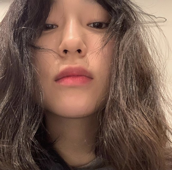 Ryu Hye Young mulai dikenal publik sejak membintangi film Graduation Trip pada 2012. Ia pun memenangkan penghargaan ‘Best Actress’ dari Festival Film Pendek Multikultural Internasional. Foto: dok Instagram ryuniverse328