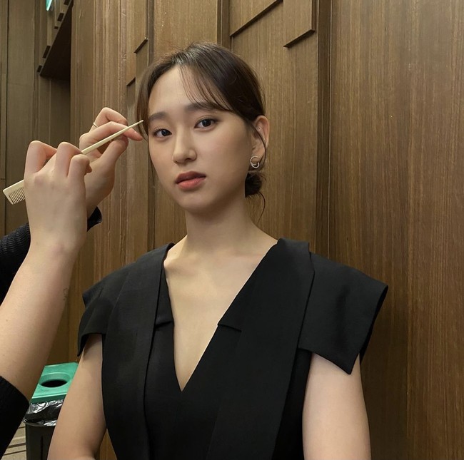 Ryu Hye Young meraih popularitas dengan pesat sejak membintangi drama Korea Reply 1988. Aktris berumur 30 tahun itu identik dengan perannya sebagai kakak yang ‘galak’ bernama Sung Bo Ra. Foto: dok Instagram ryuniverse328