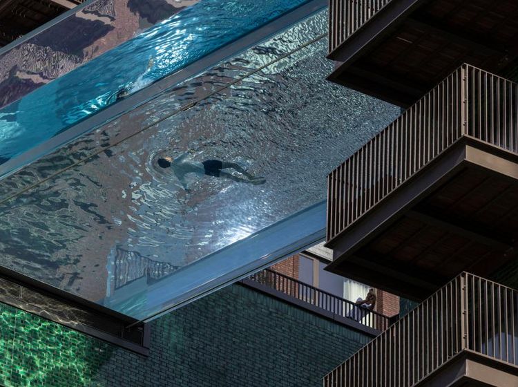 Sky Pool Pertama di Dunia Ini Ada di London Lho