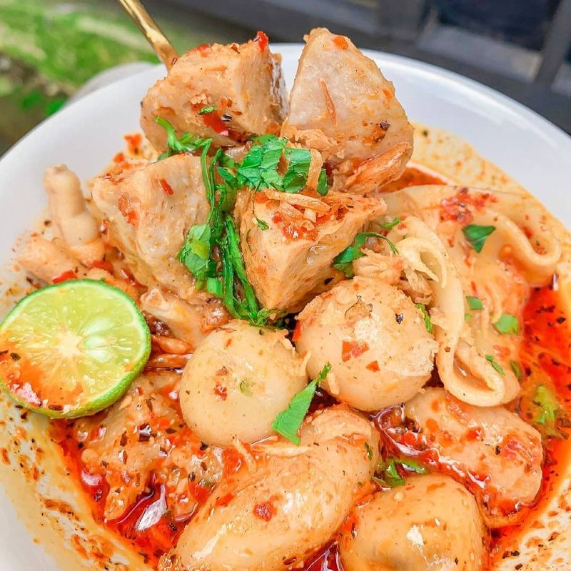 Slurpp! 20 Bakso Aci yang Pedas Kenyal Ada di Sini