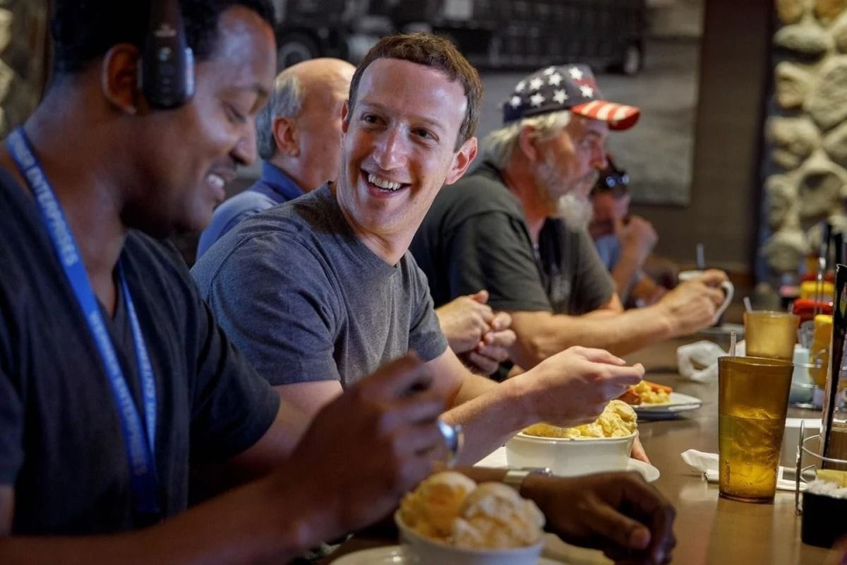 Tajir Melintir, Mark Zuckerberg Masih Dikirimi Makanan oleh Sang Ayah