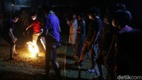 Permainan ini merupakan tradisi secara turun temurun yang dilakukan pada saat bulan Ramadan.