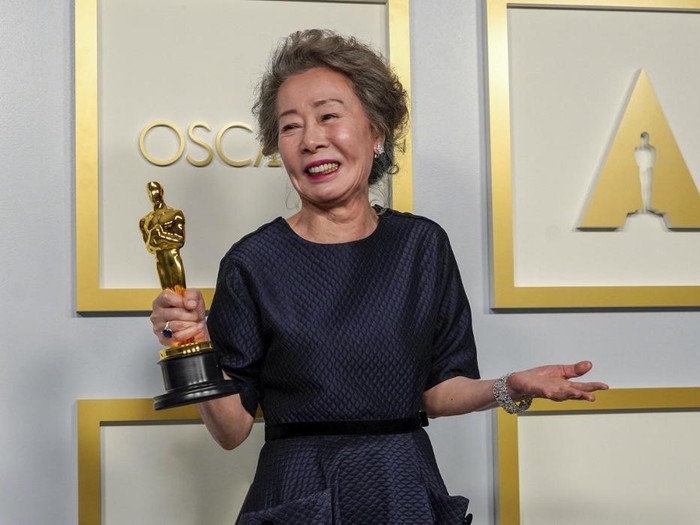 UNS-93RD-ANNUAL-ACADEMY-AWARDS-PRESS-ROOM LOS ANGELES, CALIFORNIA - APRIL 25: Yuh-Jung Youn, winner of Best Actress in a Supporting Role for