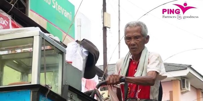 Miris! Kakek Penjual Cilok Ini Sering Dipalak hingga Dihipnotis