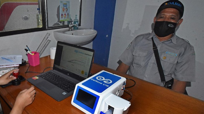 Terminal Bis Pakupatan, Serang, sediakan layanan tes GeNose C19 gratis untuk calon penumpang. Layanan itu diberikan sebagai upaya pencegahan virus Corona.