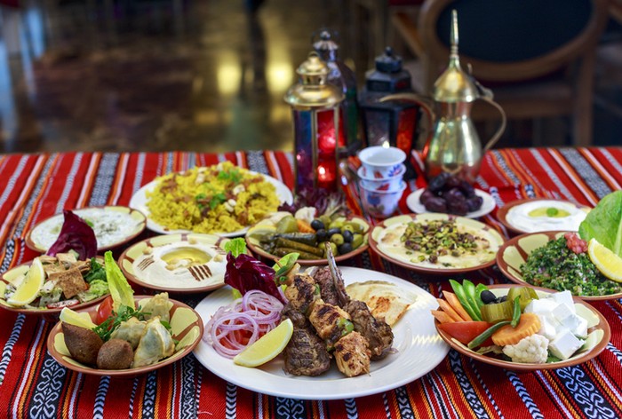 adab makan sahur 5 Adab Makan Sahur Menurut Ajaran Islam, Simak Yuk!