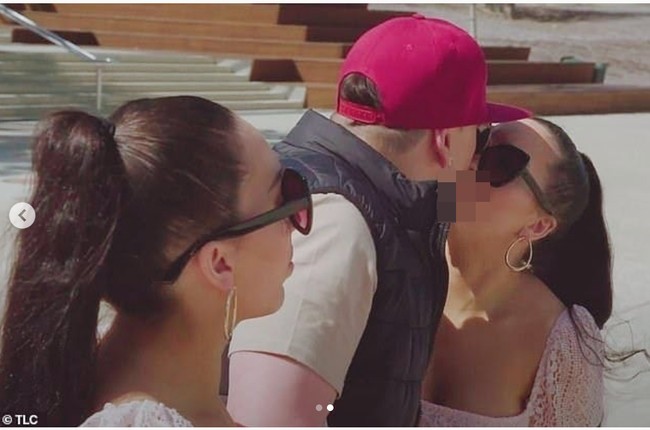 Itu sangat menyenangkan sejak awal. Kami langsung cocok. Jauh lebih mudah bagi kami untuk berbagi kekasih. Aku tidak keberatan jika Ben mencium Lucy, karena dia juga akan menciumku, papar Anna. Foto: dok. Instagram/@annalucydecinque