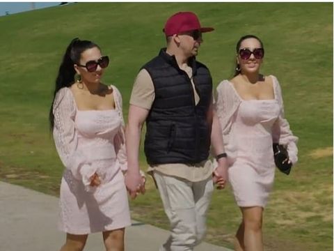 Anna dan Lucy DeCinque