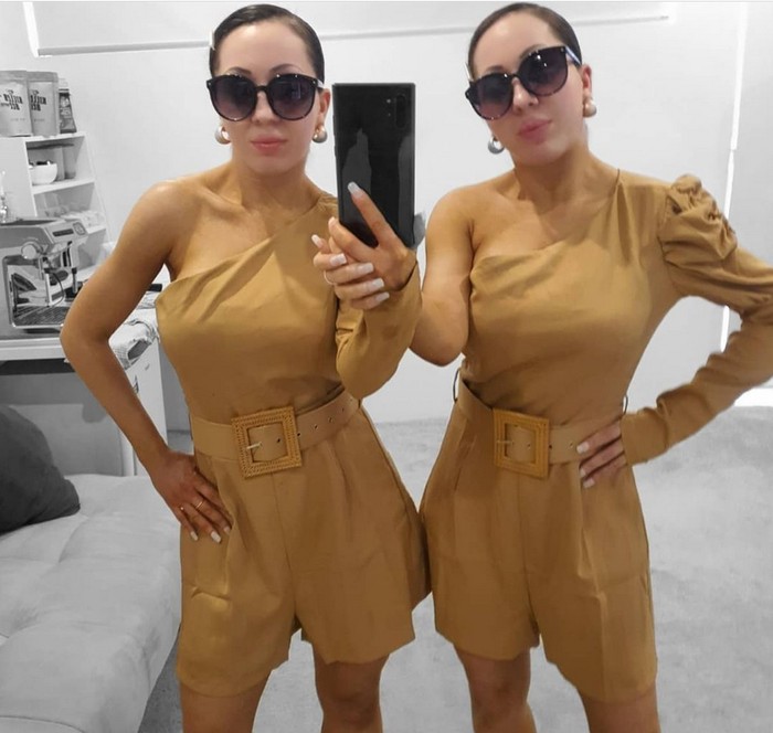 Anna dan Lucy DeCinque