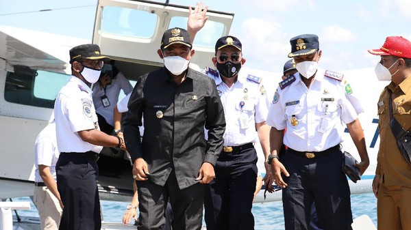 Selain uji operasional pesawat apung, Balitbanghub juga merencanakan pembangunan bandar udara perairan sebagai tempat lepas landas (take off) dan pendaratan (landing) dari pesawat apung tersebut. Selain uji operasional pesawat apung, Balitbanghub juga merencanakan pembangunan bandar udara perairan sebagai tempat lepas landas (take off) dan pendaratan (landing) dari pesawat apung tersebut.