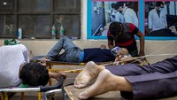 Menurut penghitungan Reuters, India melaporkan tambahan 7,7 juta kasus Corona sejak akhir Februari lalu, saat gelombang kedua mulai melanda. Sebagai perbandingan, India sebelumnya membutuhkan waktu nyaris enam bulan untuk melaporkan tambahan 7,7 juta kasus Corona. REUTERS/Danish Siddiqui