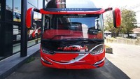 Kebutuhan bus premium dengan konfigurasi jok yang bisa direbahkan, tampaknya semakin tinggi. Setelah digunakan di PO Sinar Jaya, Handoyo, Tami Jaya, dan Shantika, bus suites class, Legacy SR2 Suites Class, kini juga dioperasikan oleh armada PO Sahaalah. Foto: Dok. Laksana