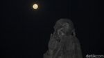 Cantiknya Supermoon di Langit Jakarta