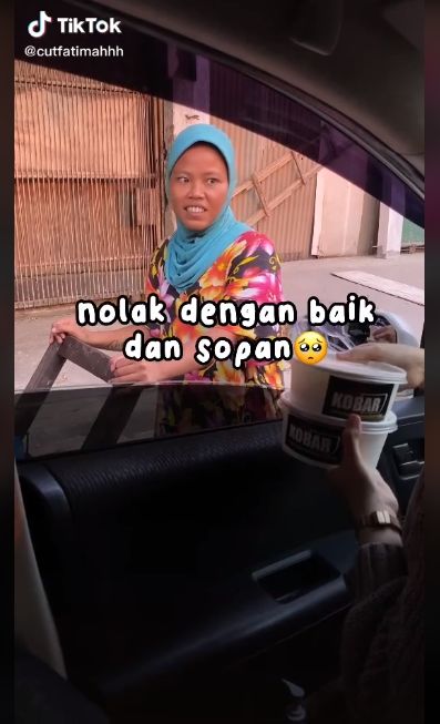 Fenomena saat Berbagi Takjil, Ada yang Serakah dan Ada yang Merasa Cukup