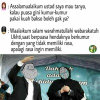 Nggak cuma pertanyaan netizennya aja nih yang nyeleneh. Jawaban Pak ustad nya juga nggak kalah bikin senyum-senyum sendiri.. Foto: Facebook/MemeAndRageComicIndonesia