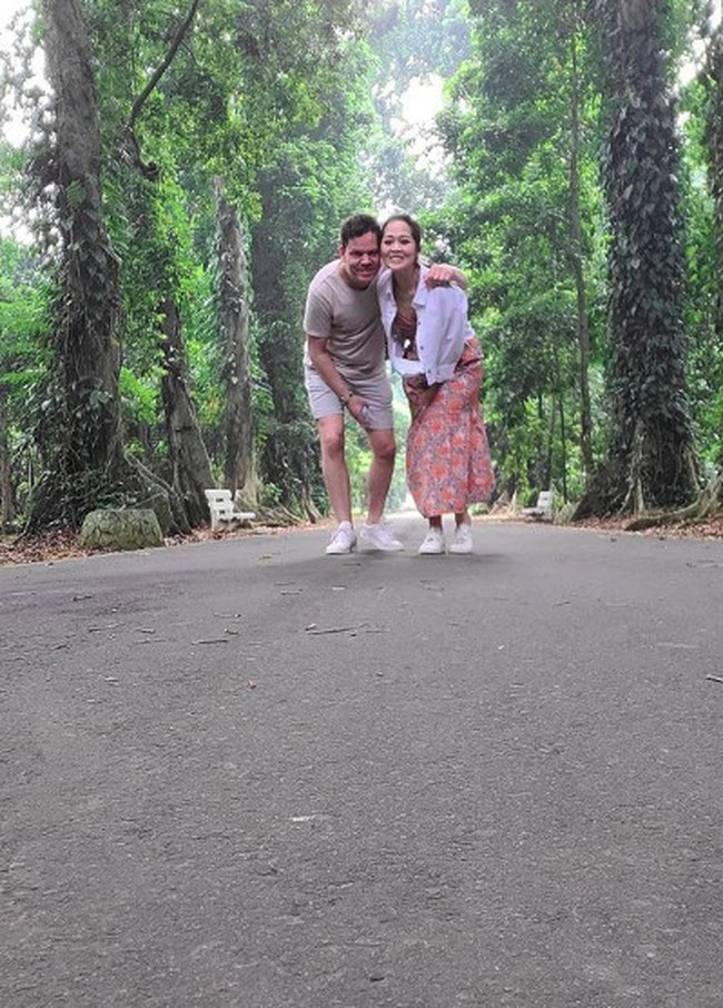 Lewat Instagram, Gracia Indri mengucapkan terima kasih atas dukungan dan doa untuknya jelang pindah ke Belanda. Silahturahmi akan ttp terjaga lewat IG ini, Jaga kesehatan selalu kalian dan semoga pandemic segera berakhir Dan sampai bertemu di sini, katanya. (Foto: Instagram Gracia Indri)