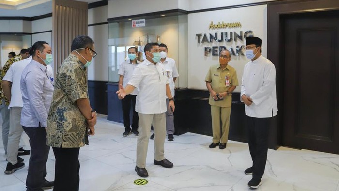 Wali Kota Pasuruan Saifullah Yusuf (Gus Ipul) terus bergerilya mewujudkan Pasuruan Kota Madinah. Setelah menata kawasan alun-alun, kini giliran kawasan pelabuhan yang akan direvitalisasi.