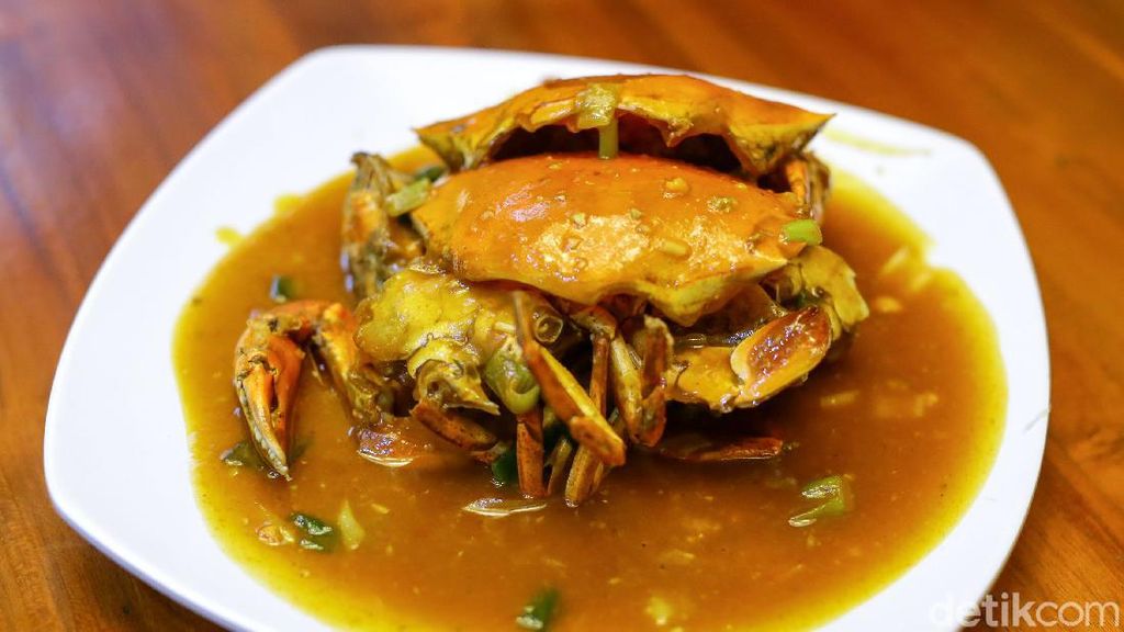 H. Moel Seafood Pusat: Kepiting Saus Padang dan Udang Bakar Nikmat di Cirebon