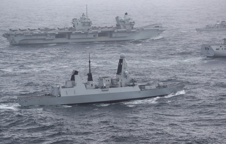 HMS Queen Elizabeth HMS Queen Elizabeth