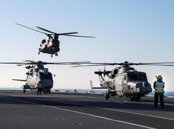 Kapal Induk Terhebat Inggris Siap Pamer Kekuatan di Asia