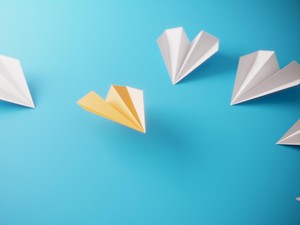 Seberapa Jauh Jarak yang Bisa Ditempuh Pesawat Kertas?
