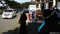 Jenazah Kepala Kabinda Papua Brigjen TNI I Gusti Putu Danny Karya Nugraha tiba di Bandara Soekarno Hatta, pada Senin (26/4) dan dimakamkan di TMP Kalibata, Jakarta. Rengga Sencaya  