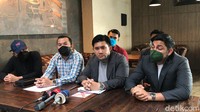 Tidak dijelaskan secara gamblang alasan di balik perdamaian tersebut. Hanya ditekankan keduanya mencapai kesepakatan yang menuntaskan kesalahpahaman. (Foto: Hanif/detikcom) 