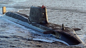 6. Astute Class: Inggris memiliki beberapa seri kapal selam nuklir Astute Class ini dengan teknologi mutakhir. Biaya pembuatannya lebih dari USD 2 miliar. Foto: Wikipedia