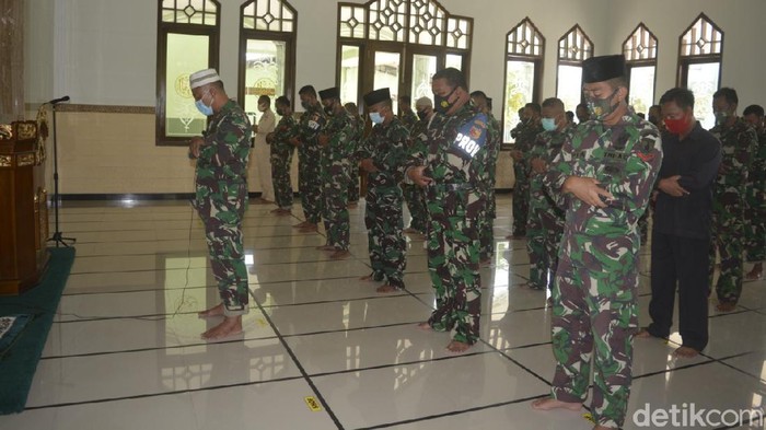 kodim lamongan salat gaib untuk kri nanggala-402