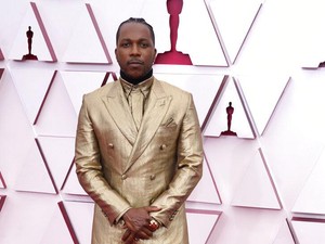 Aktor Ini Pakai Jas Emas 24 Karat di Oscar 2021, Harga Gayanya Setara Rumah