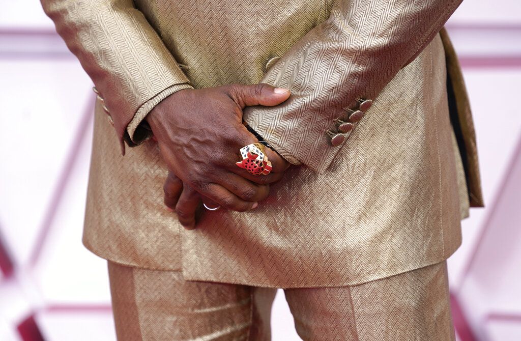 Leslie Odom Jr. arrives at the Oscars on Sunday, April 25, 2021, at Union Station in Los Angeles. (AP Photo/Chris Pizzello, Pool)